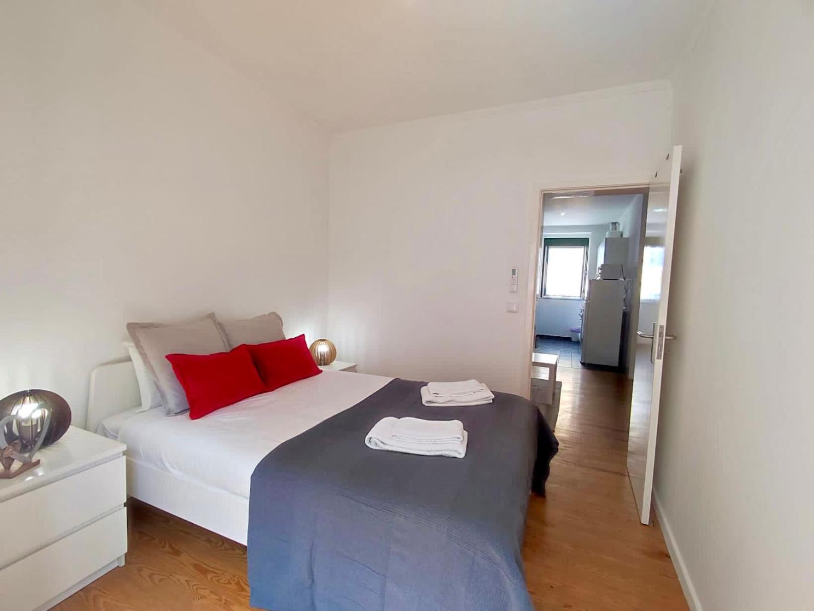 Red Passion Apartment Lisbon Bagian luar foto