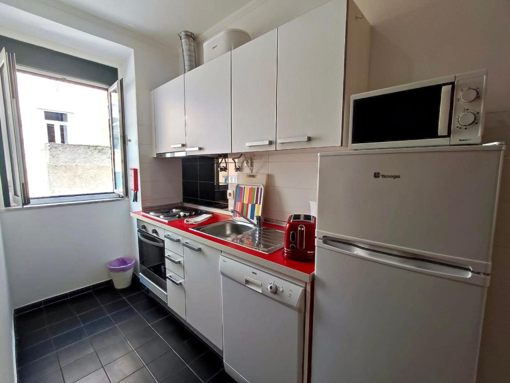 Red Passion Apartment Lisbon Bagian luar foto